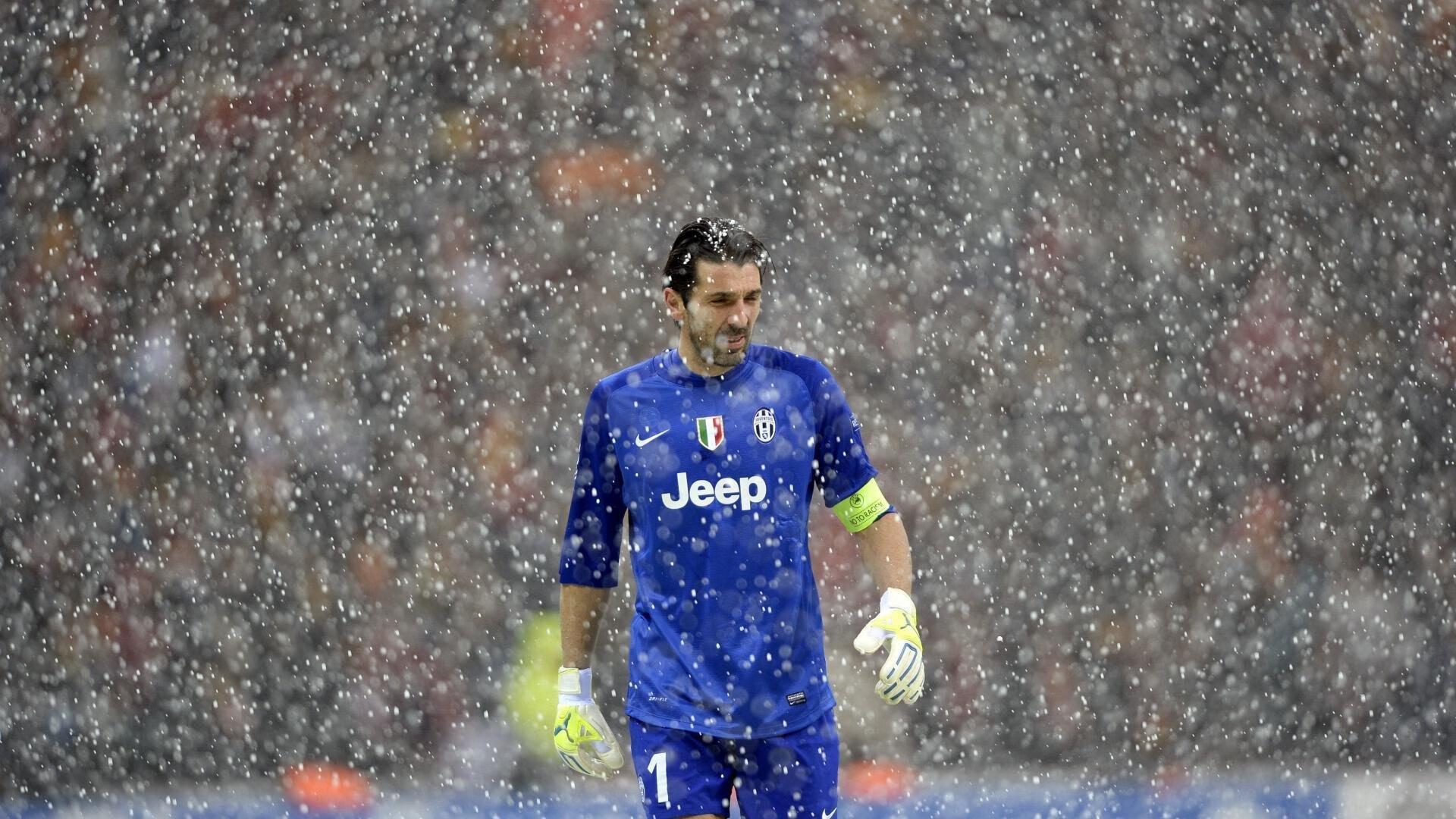 中超联赛，上海海港绝杀北京国安，积分榜紧咬领头羊