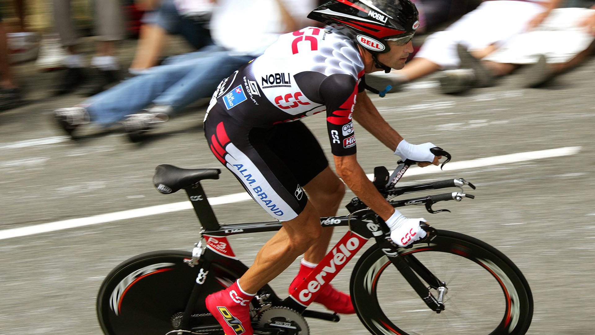 雪橇世界杯德国站，新星崛起，老将卫冕，速度与技术的冰上巅峰对决